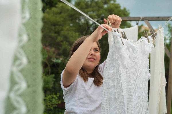 How to Build an Off-Grid Solar Power System for Rural UK Homes?